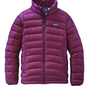 Patagonia girls down sweater jacket in maroon, size small 7-8 years